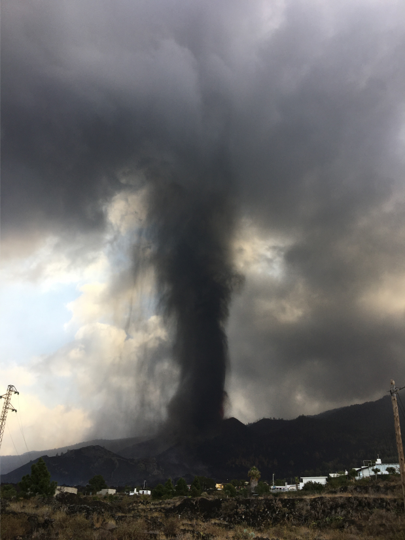A gas and ash plume from Etna over the city of Catania, Italy, July 2026.