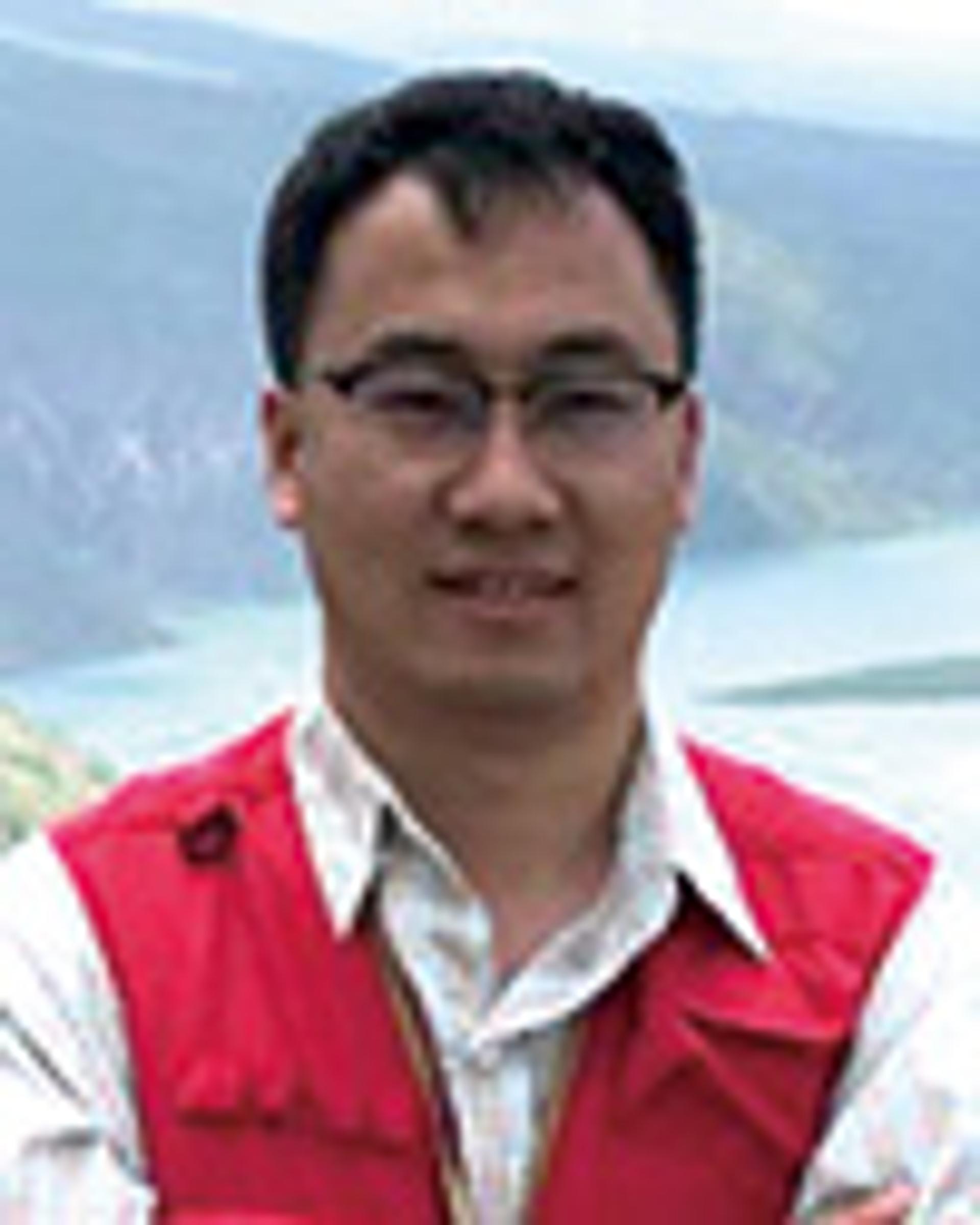 Junpeng Wang