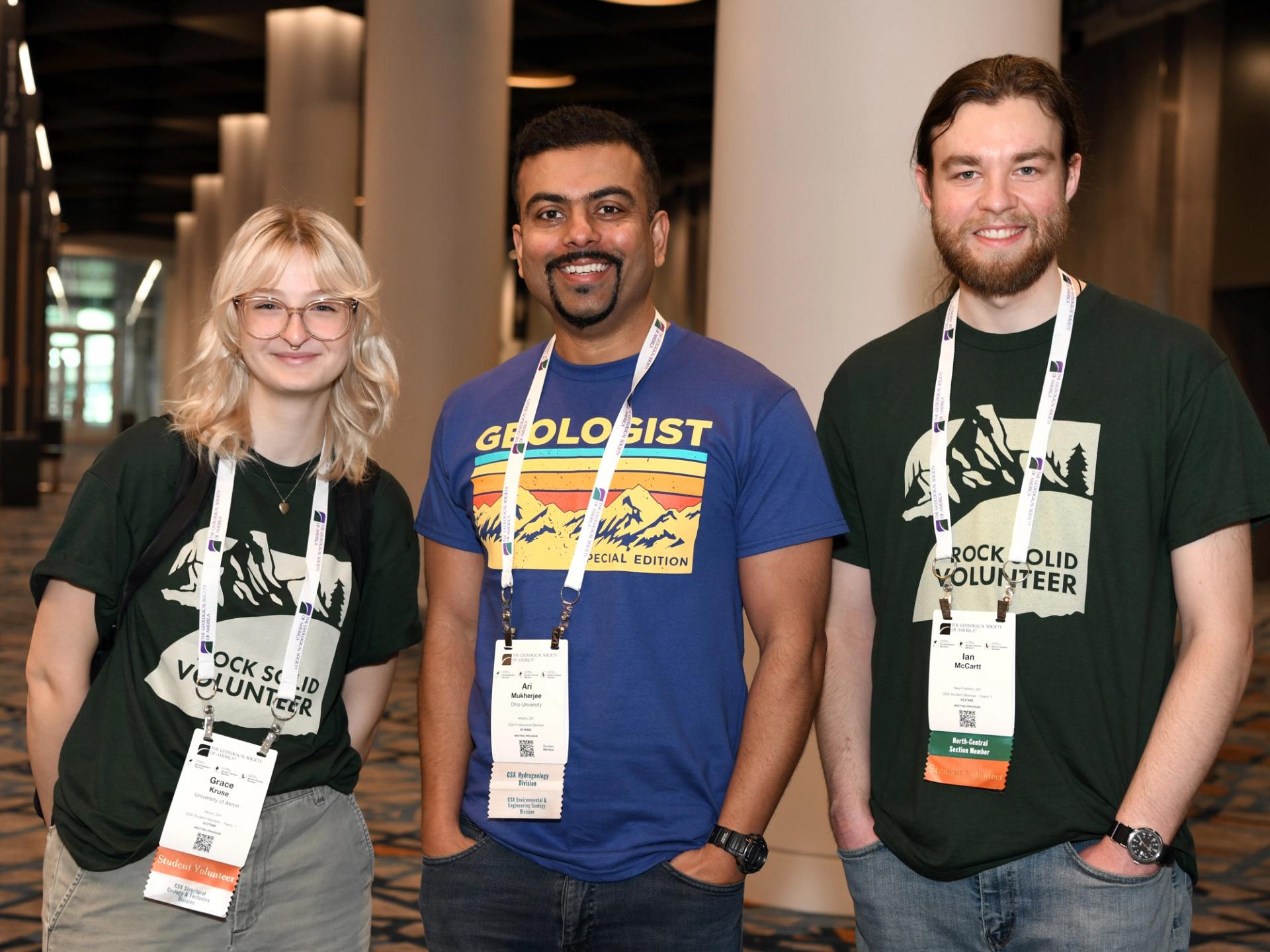 Photo of student volunteers at a GSA Section meeting