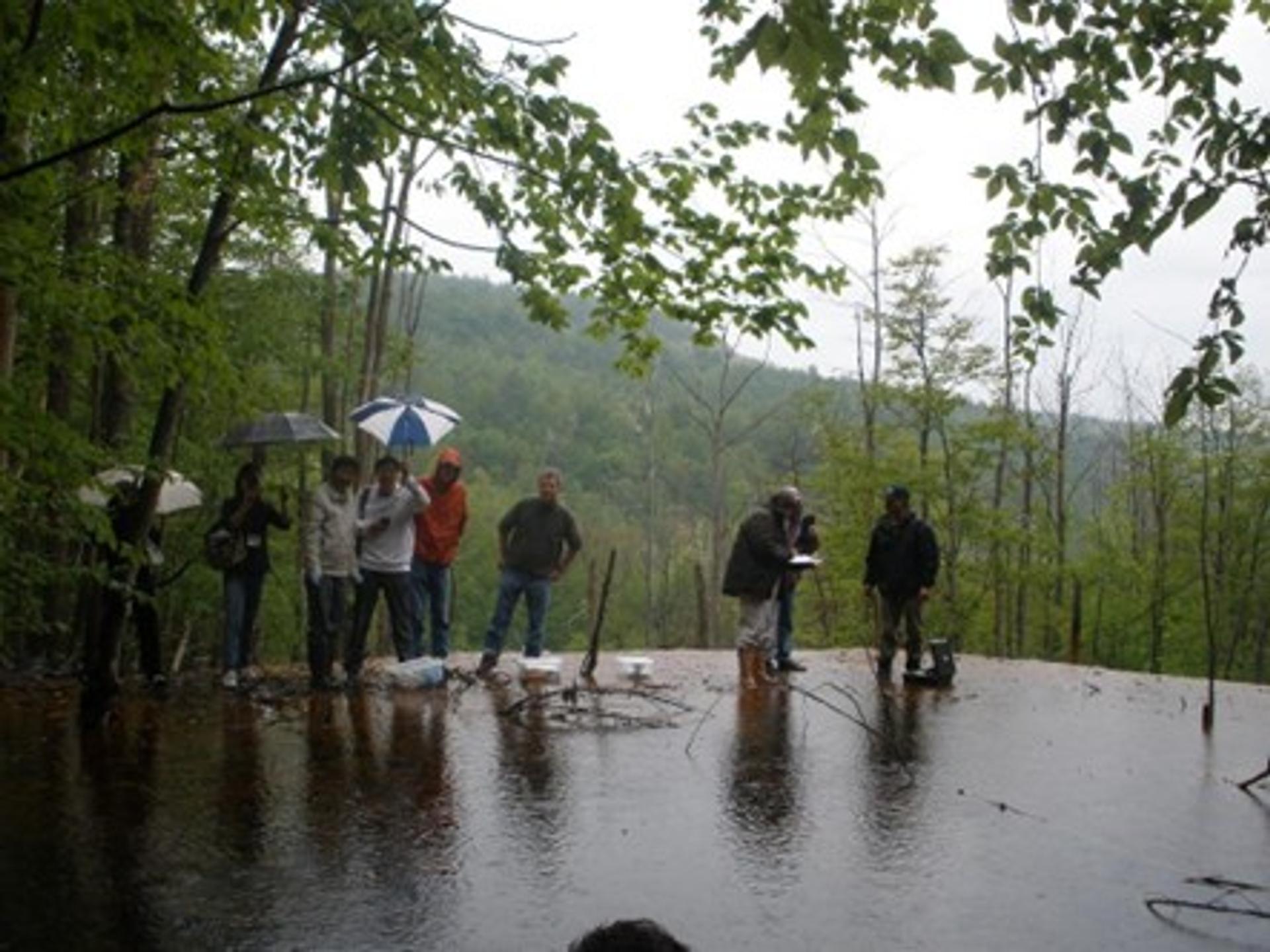 Water quality measurement during a visit to acid mine drainage 