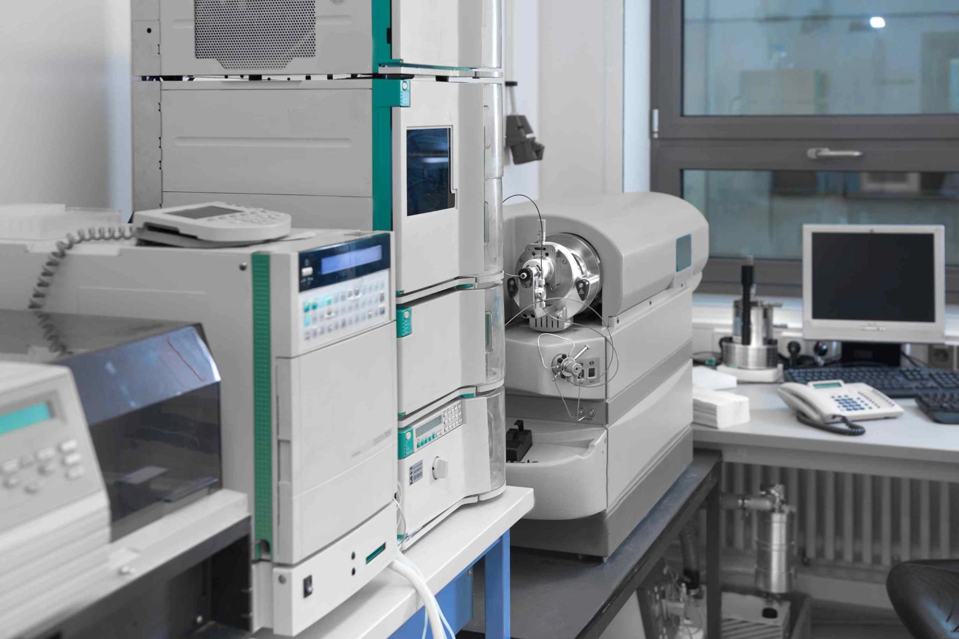 Image of mass spectrometer in laboratory