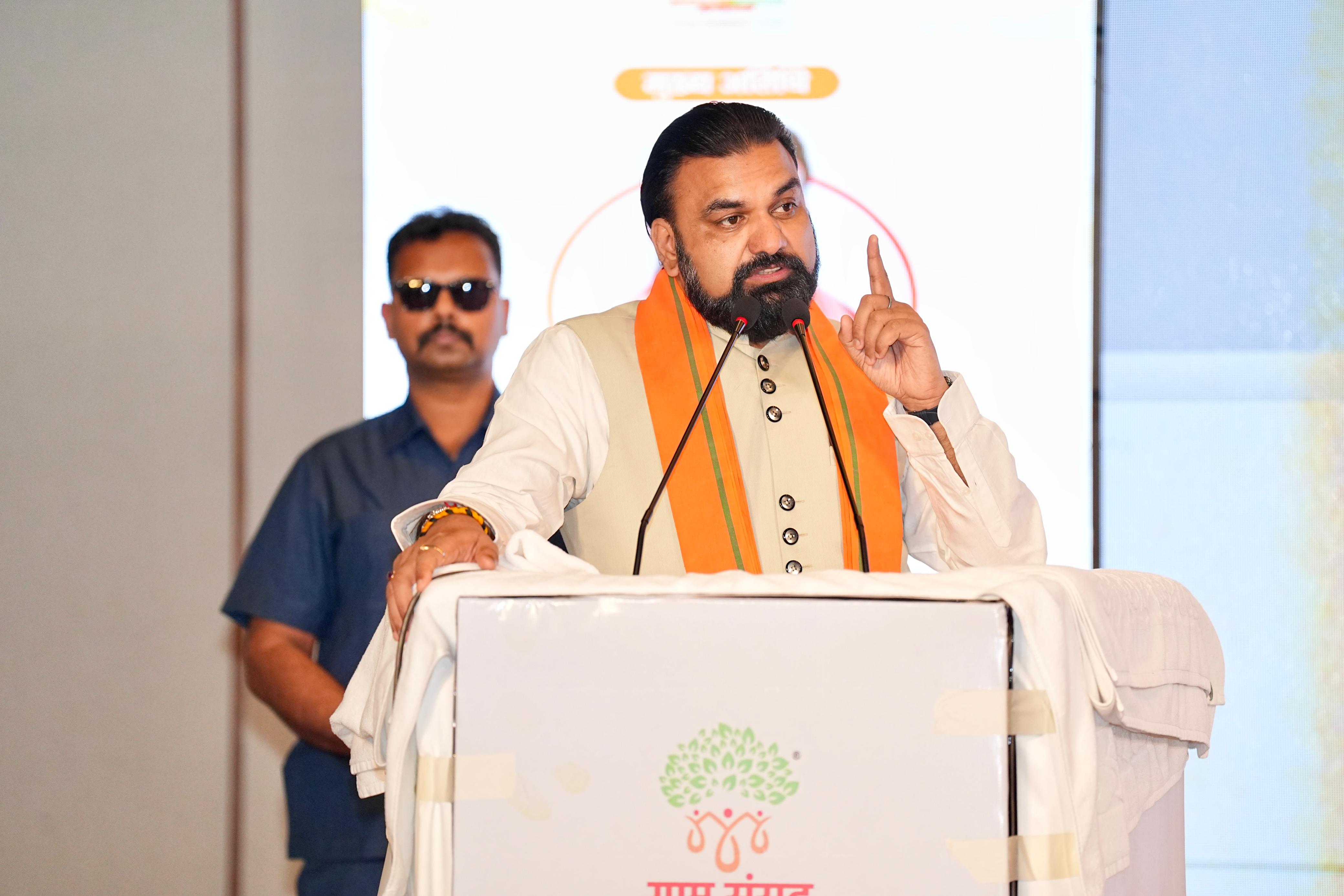दिल्ली-वाराणसी-पटना-सिलीगुड़ी हाई स्पीड रेल कॉरिडोर पर दौड़ती बुलेट ट्रेन की सांकेतिक तस्वीर