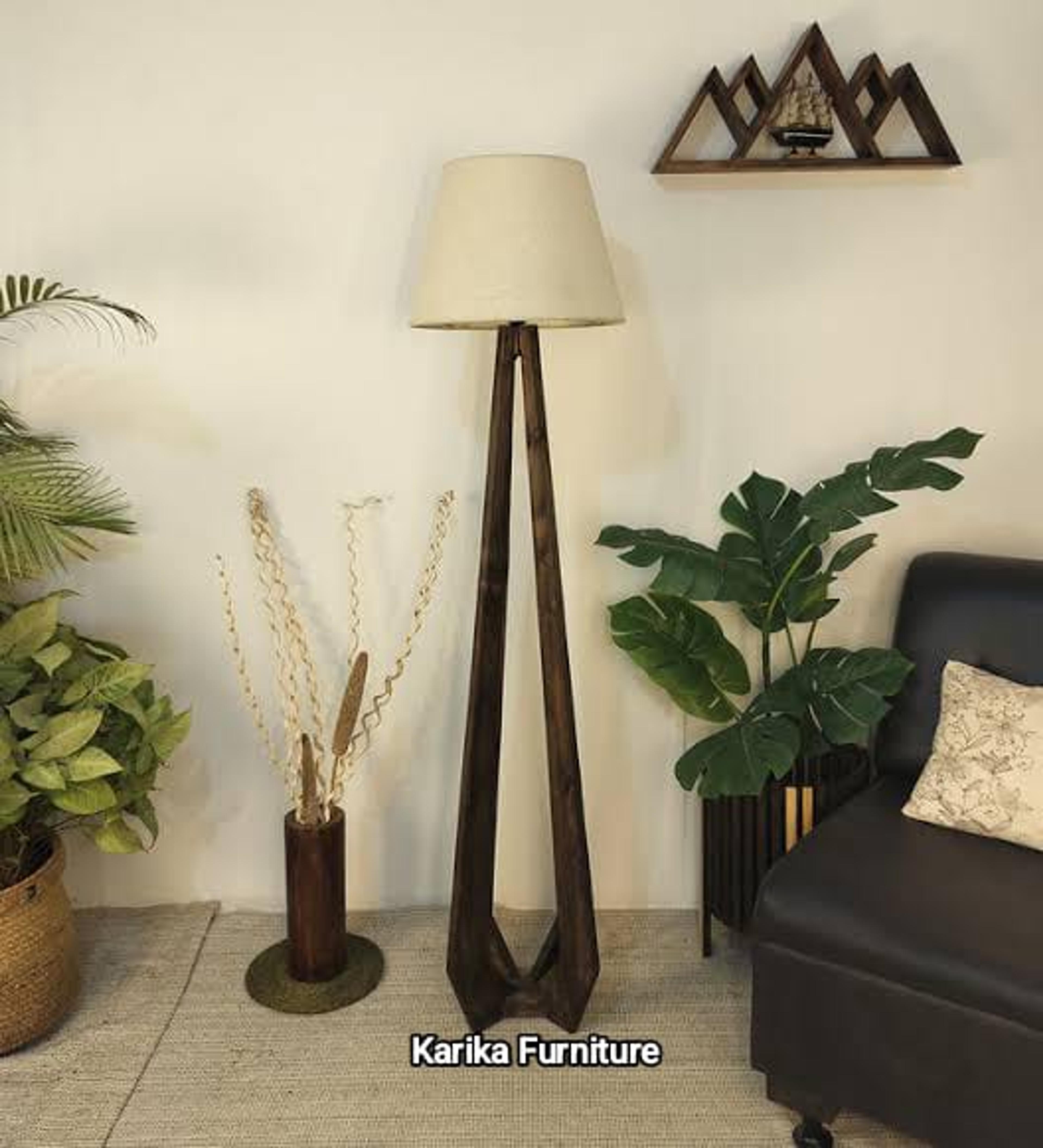 Elegant Black Floor Lamp – Centerpiece for Your Living Room
