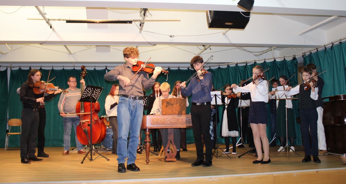 Koncert žáků ze třídy p.uč. Evy a p.uč. Petra Mužíkových