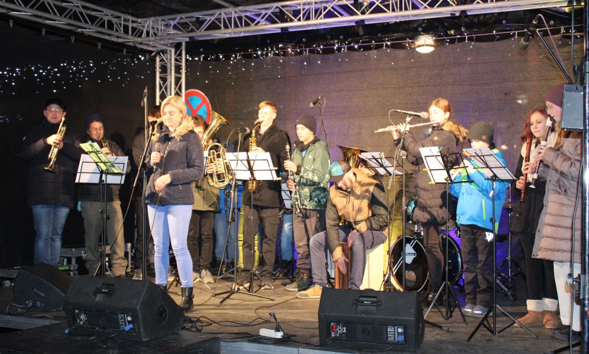 Adventní jarmark s Mikulášem, výtvarné dílny