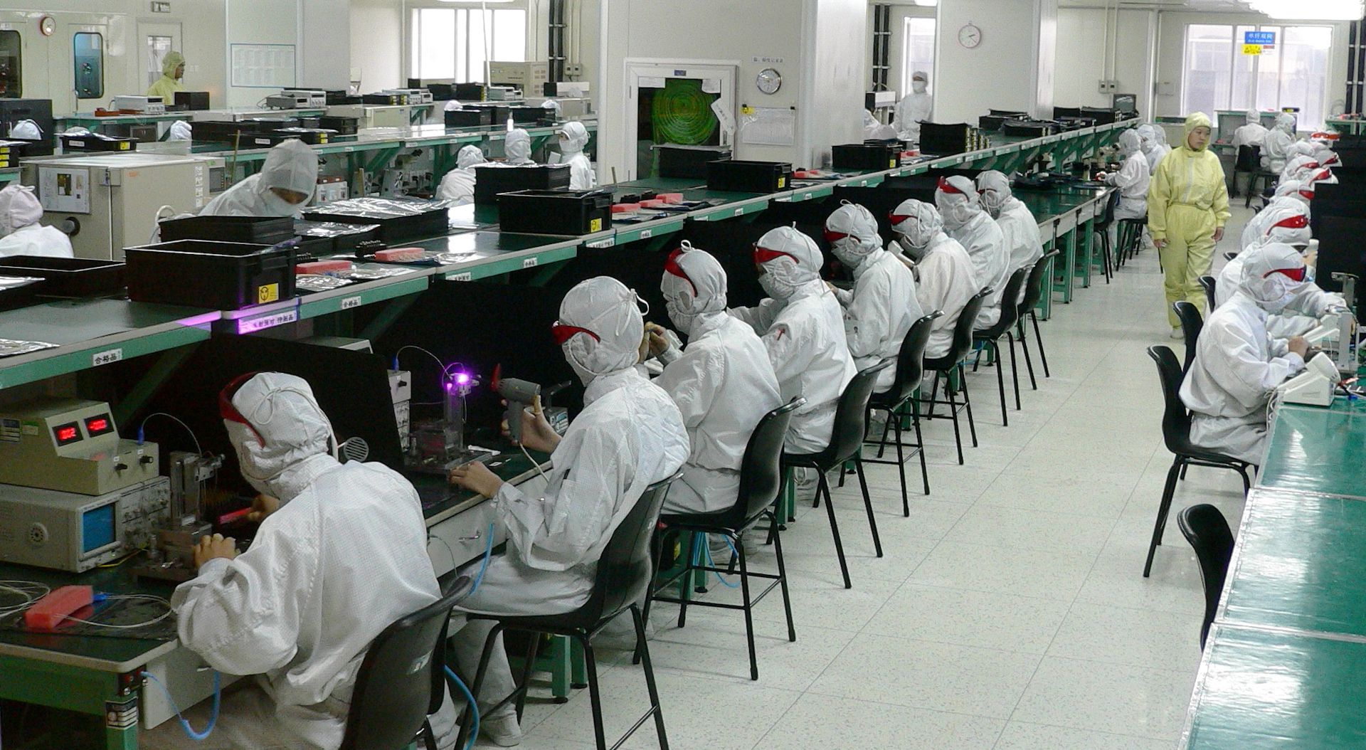 An electronics factory in Shenzhen, 2005 (Photo by Steve Jurvetson)
