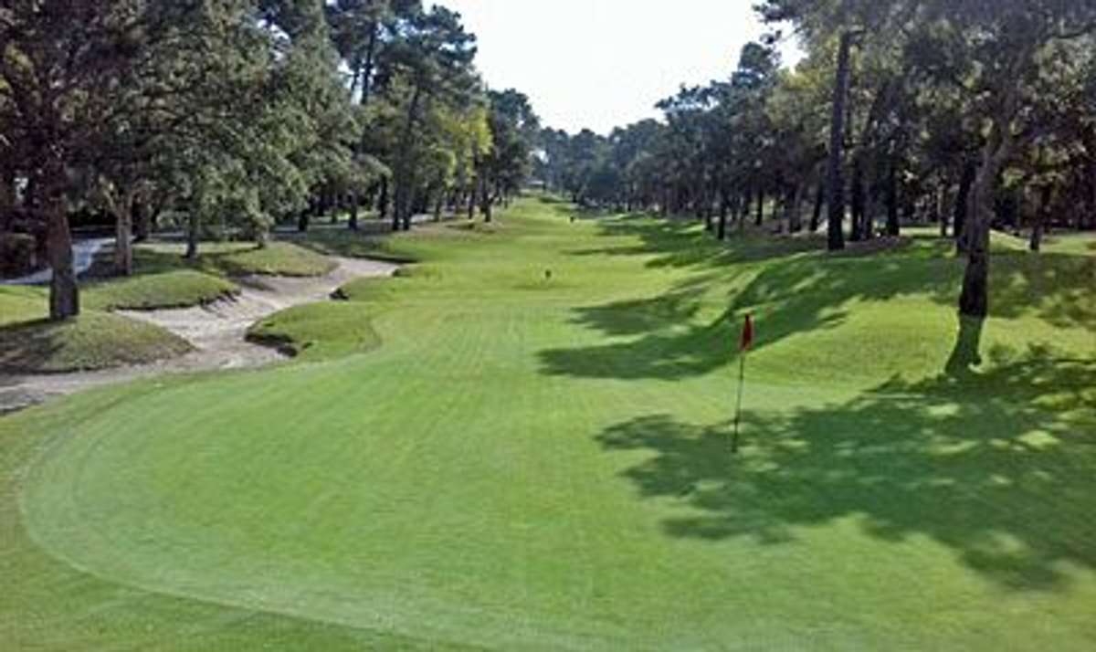 Bordeaux and Biarritz – bright golfing beacons in southwest France