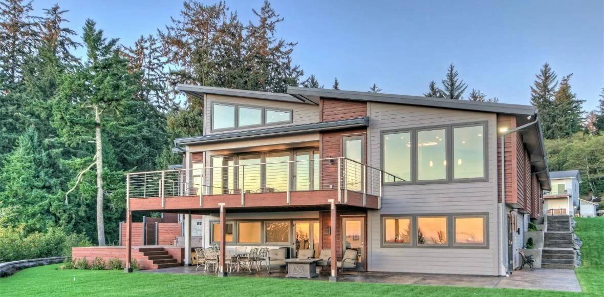Yaquina Bay - Newport, Oregon project featuring Innotech windows
