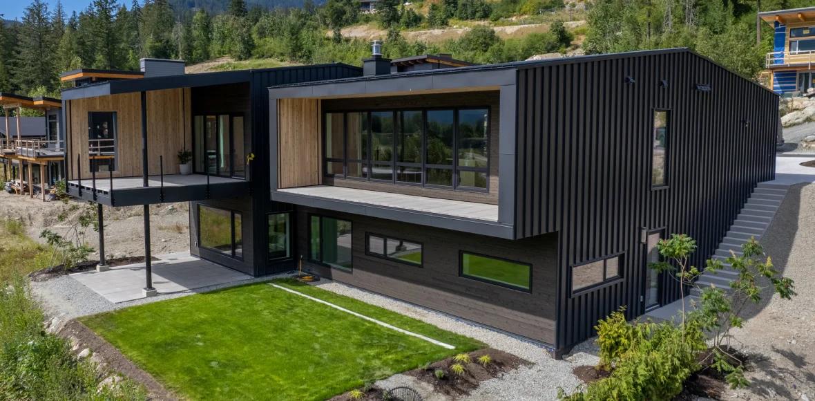 Mount Currie Custom gallery image 1