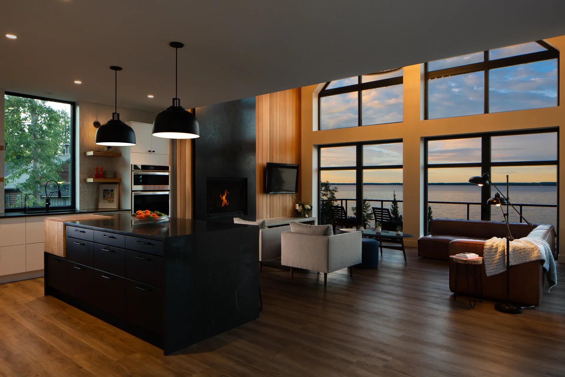 Lakefront Cabin content image