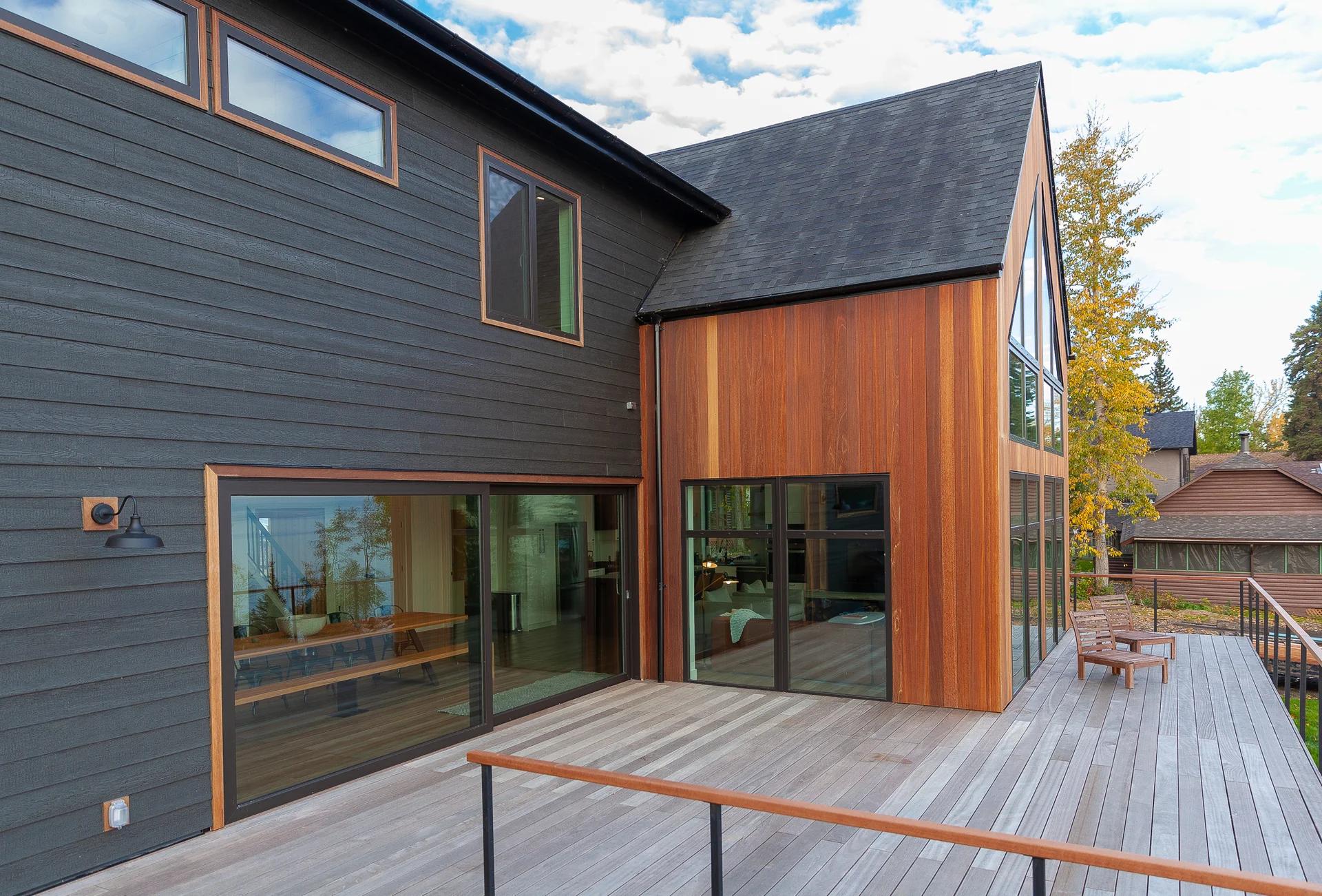 Lakefront Cabin content image