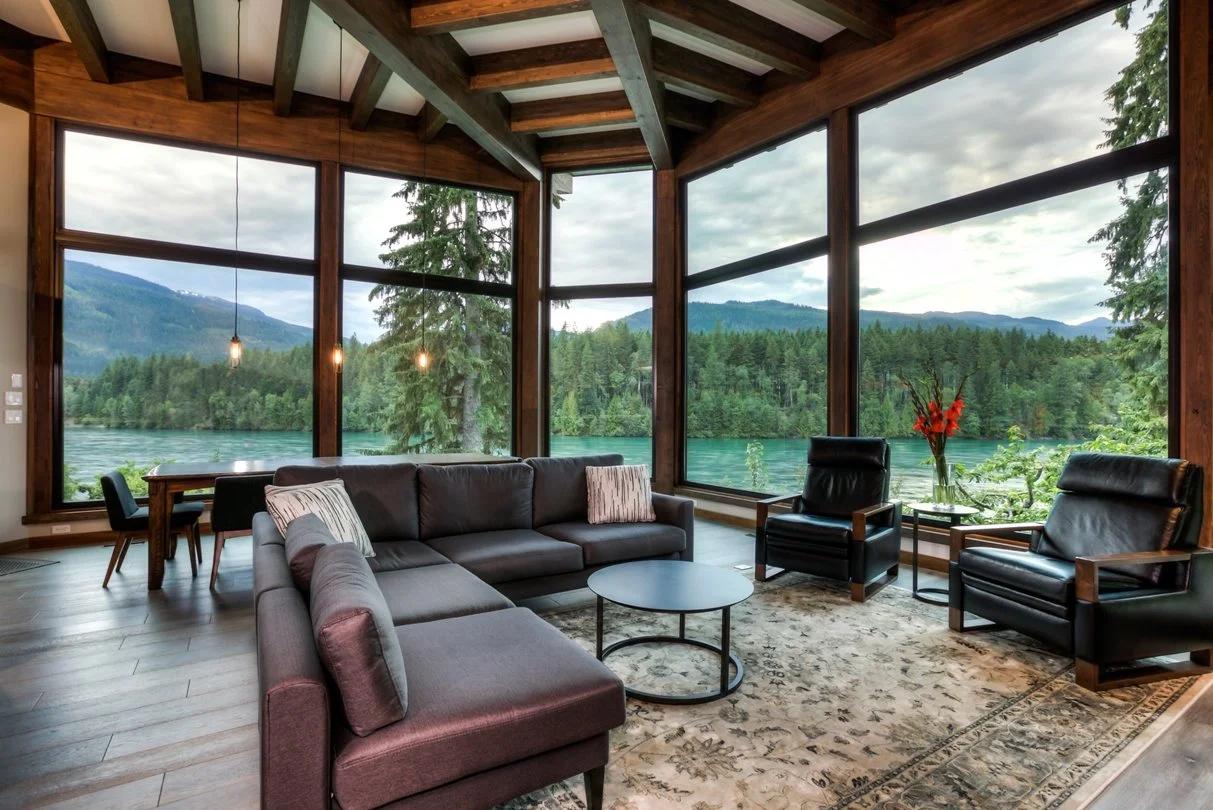 Riverfront in Revelstoke gallery image 3