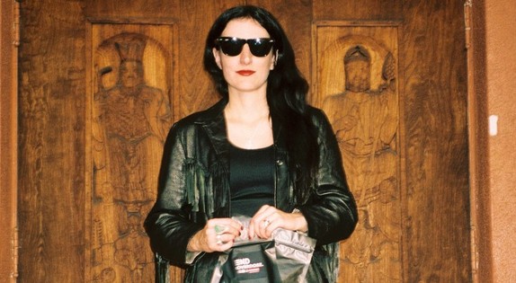 take-me-on-tour-country-roads-an-interview-with-emily-rose-and-the-rounders