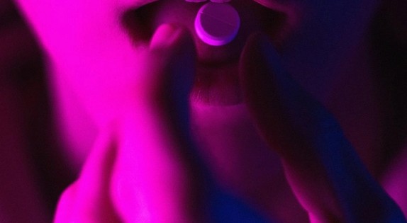 cosmopolitan-or-we-need-to-talk-about-fentanyl