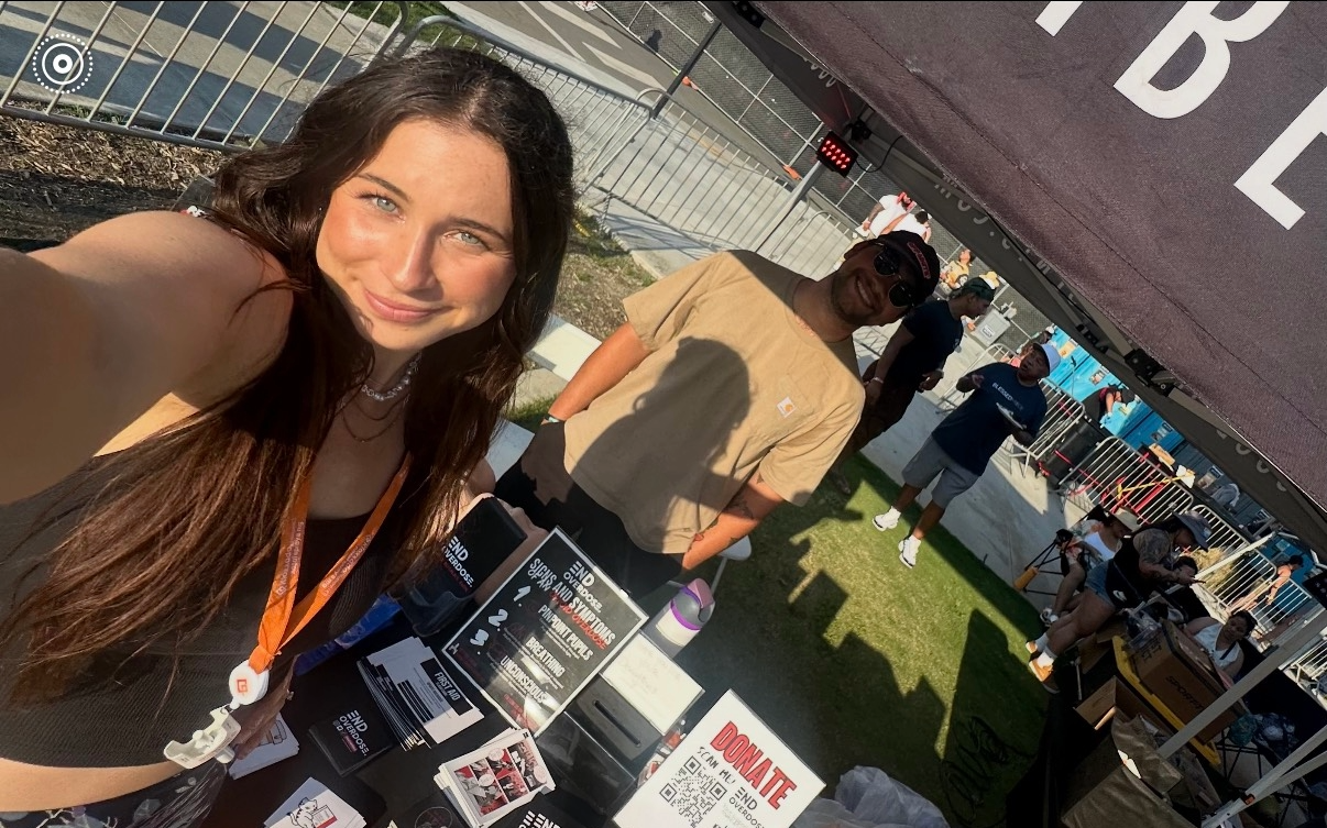 volunteers-of-the-week-maddie-and-mitchell-schulze