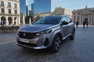 PEUGEOT 3008 300 e-EAT8 GT