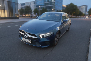 MERCEDES-BENZ A-CLASS Sedán A 180 d