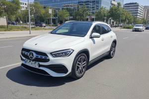 MERCEDES-BENZ GLA GLA 200 D