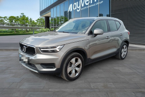 VOLVO XC40 2.0 B3 G Momentum Pro Auto
