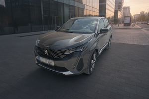 PEUGEOT 3008 225 e-EAT8 Allure Pack