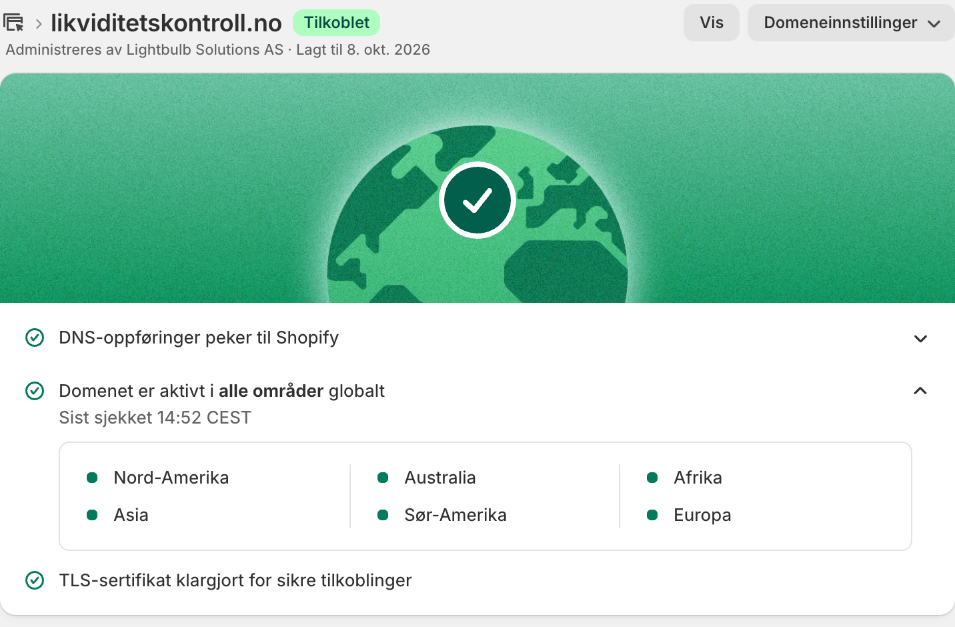 Alle tre sjekkene er grønne, og domenet har statusen Tilkoblet.