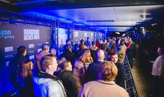 picture of the line on the premiere day