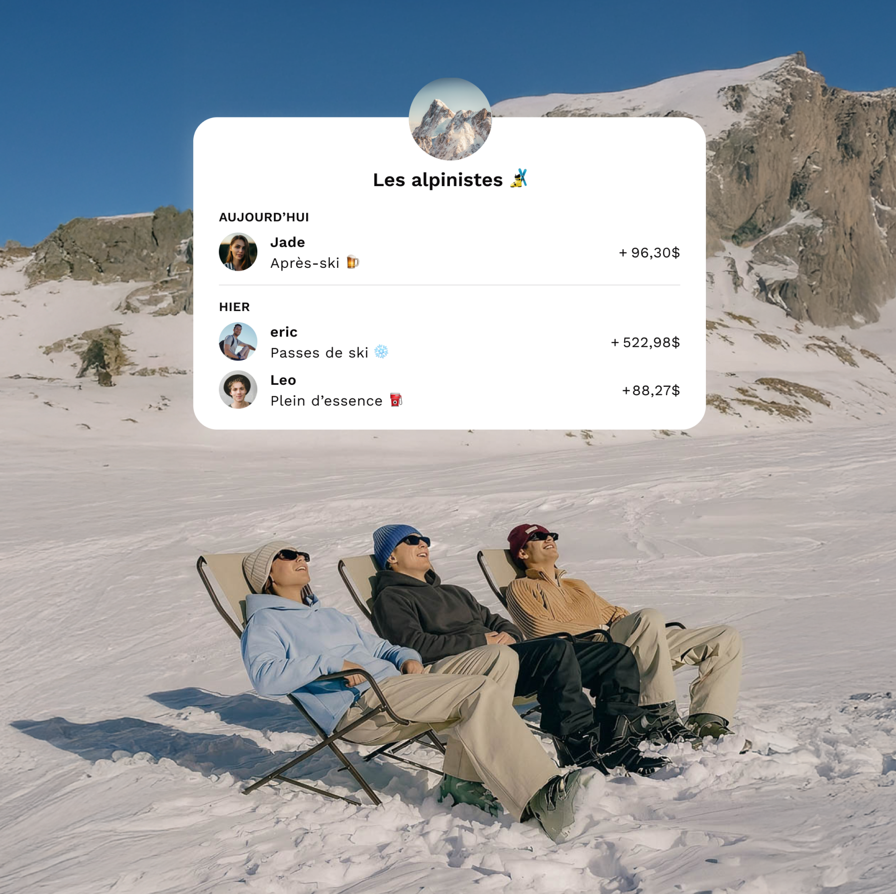 Amis bronzant sur des chaises longues après une journée de ski