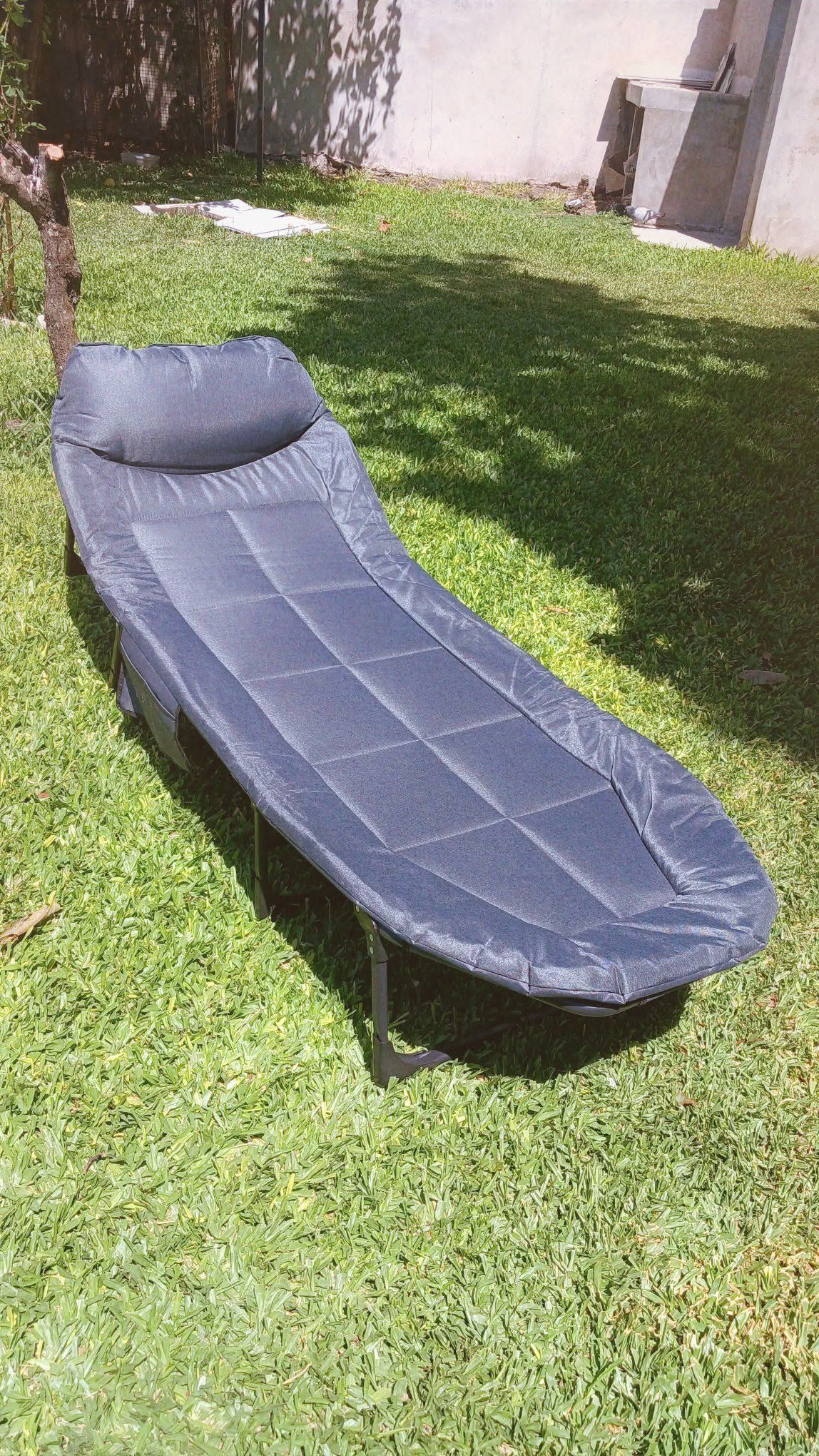 Catre plegable acolchado para camping con porta objetos