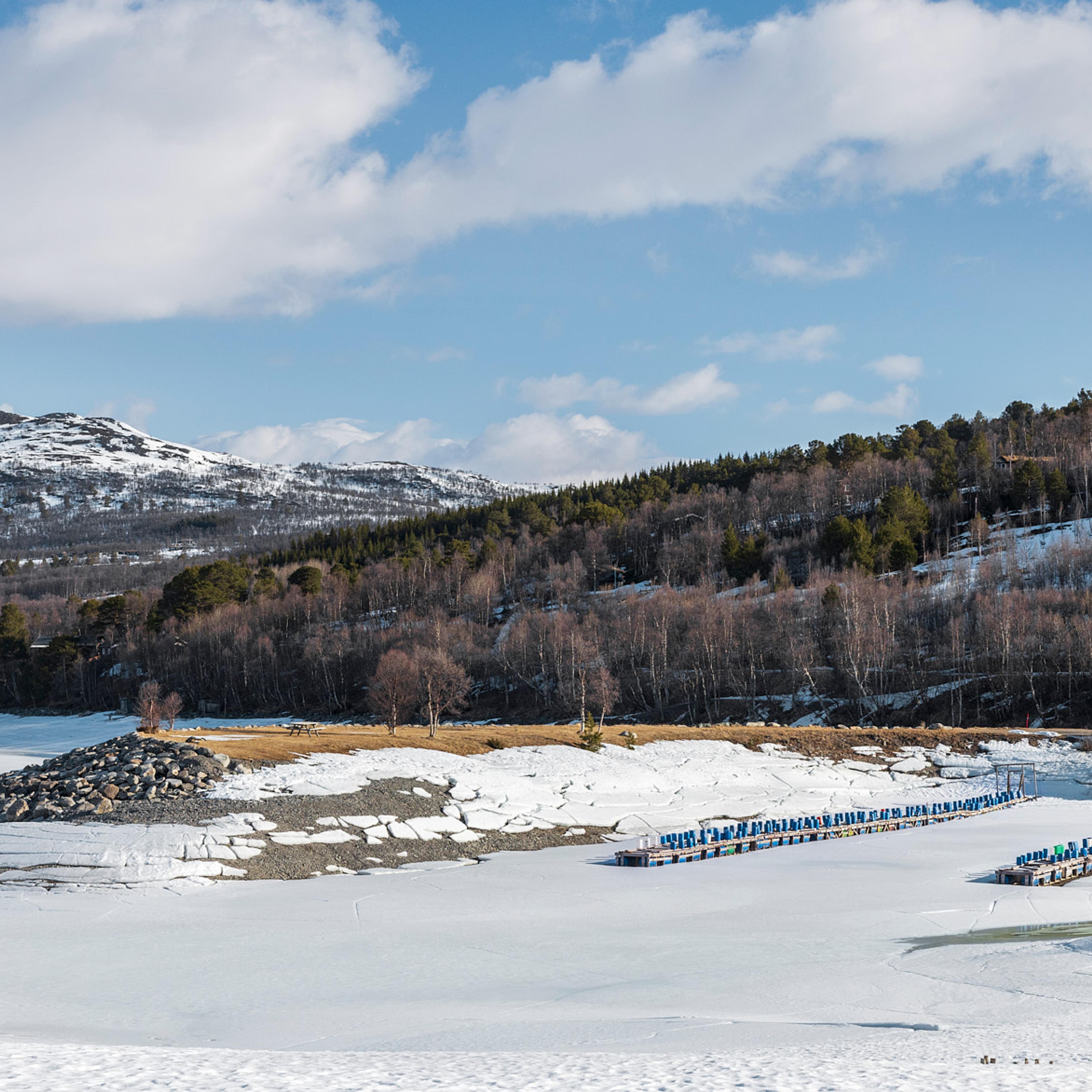 Foto av Gjevilvatnet på vinterstid