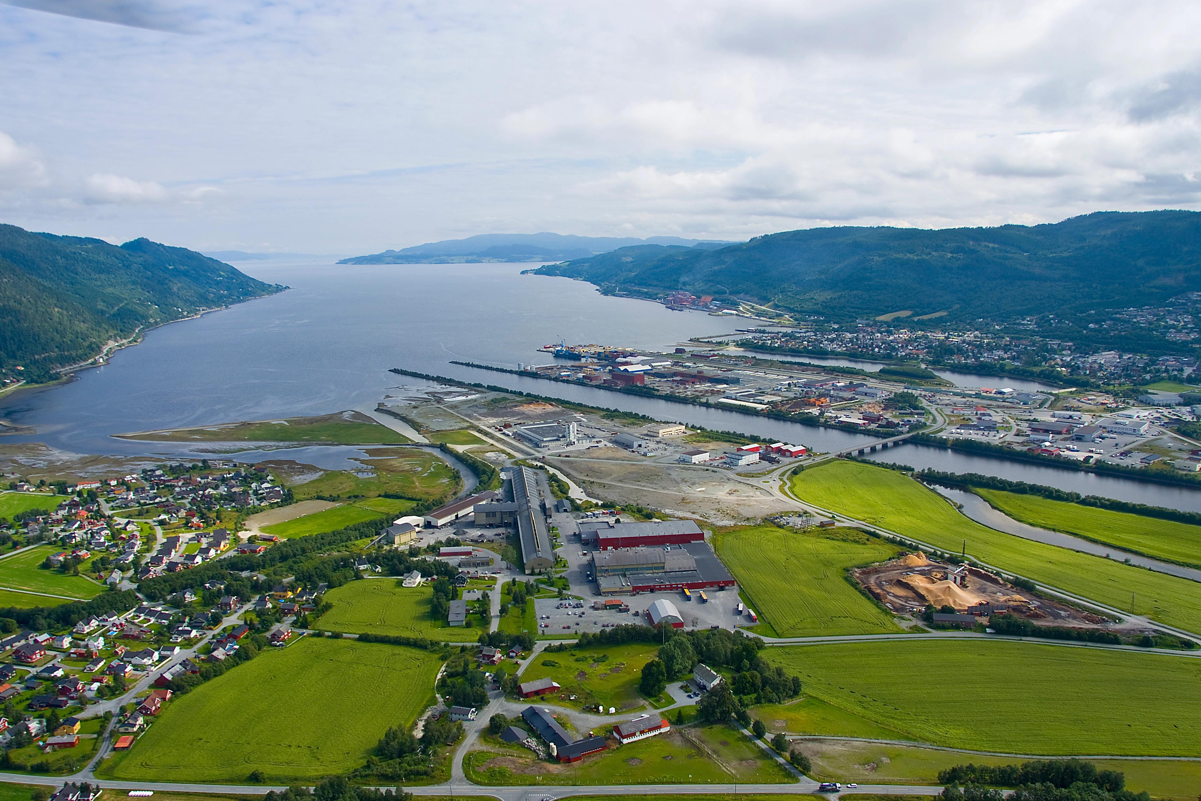 Dronefoto av Orkanger by