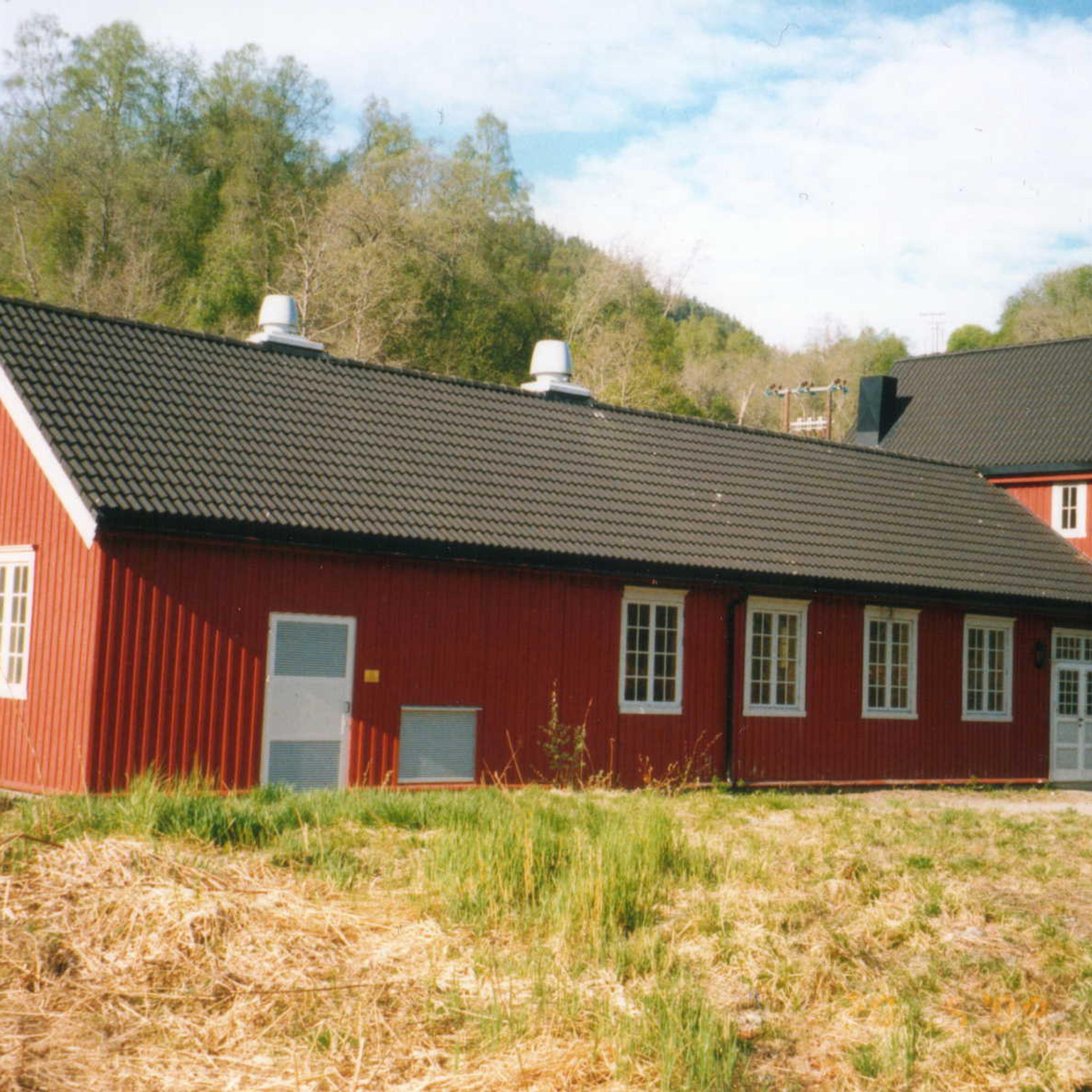 Et bilde av Leirbekken kraftverk fra utsiden
