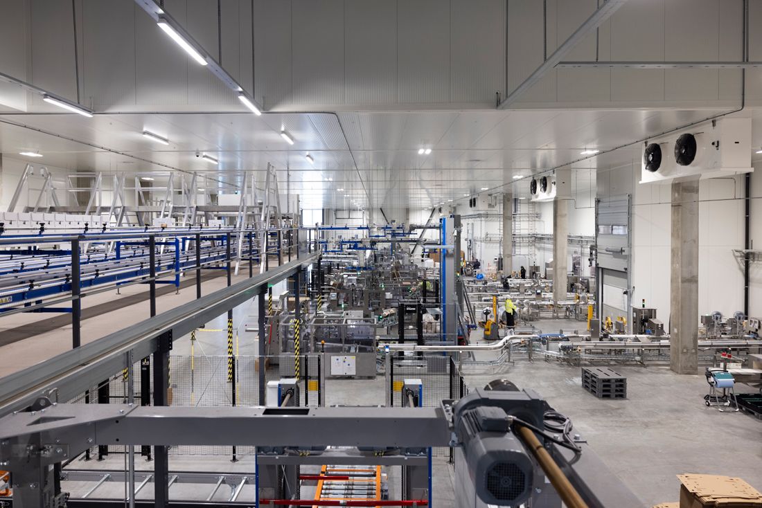 Innsiden av fabrikken til Norsk Kylling i Orkanger