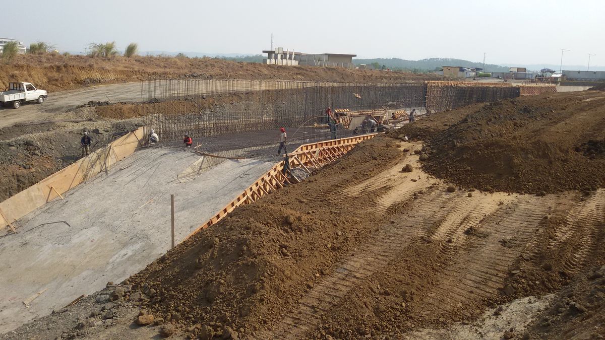 Perbaikan Saluran DV-6 Kawasan Industri Suryacipta - Sebelum