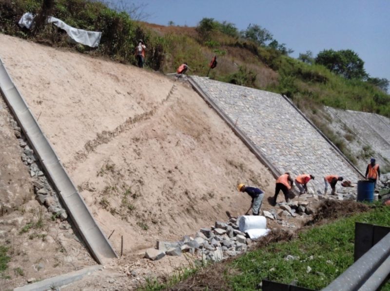 Slope Reinforcement Km 97 Cipularang - Gallery 2