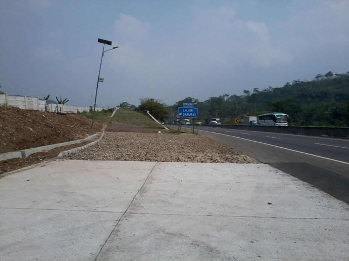 Penyempurnaan Akses Holis Pasirkoja Jalur Darurat - Sebelum