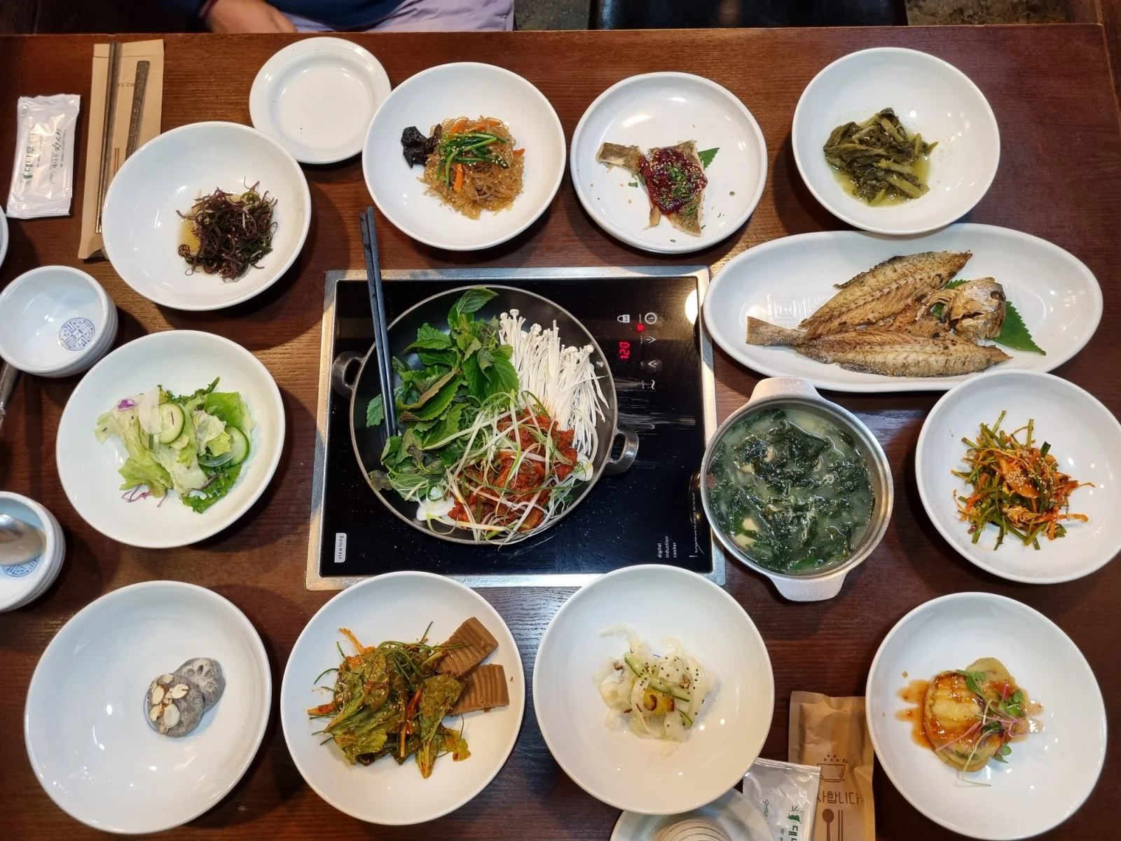 대나무통밥맛정식 밑반찬 한상차림, 대전 서구 만년동 한정식당