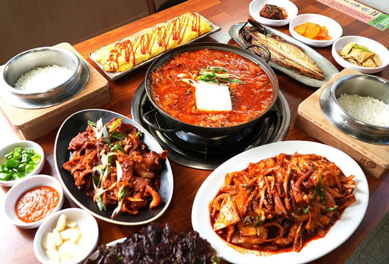 오늘도풍년 아산음봉본점 통목살김치찌개와 계란말이 한상차림, 충남 아산시 음봉면 한식당