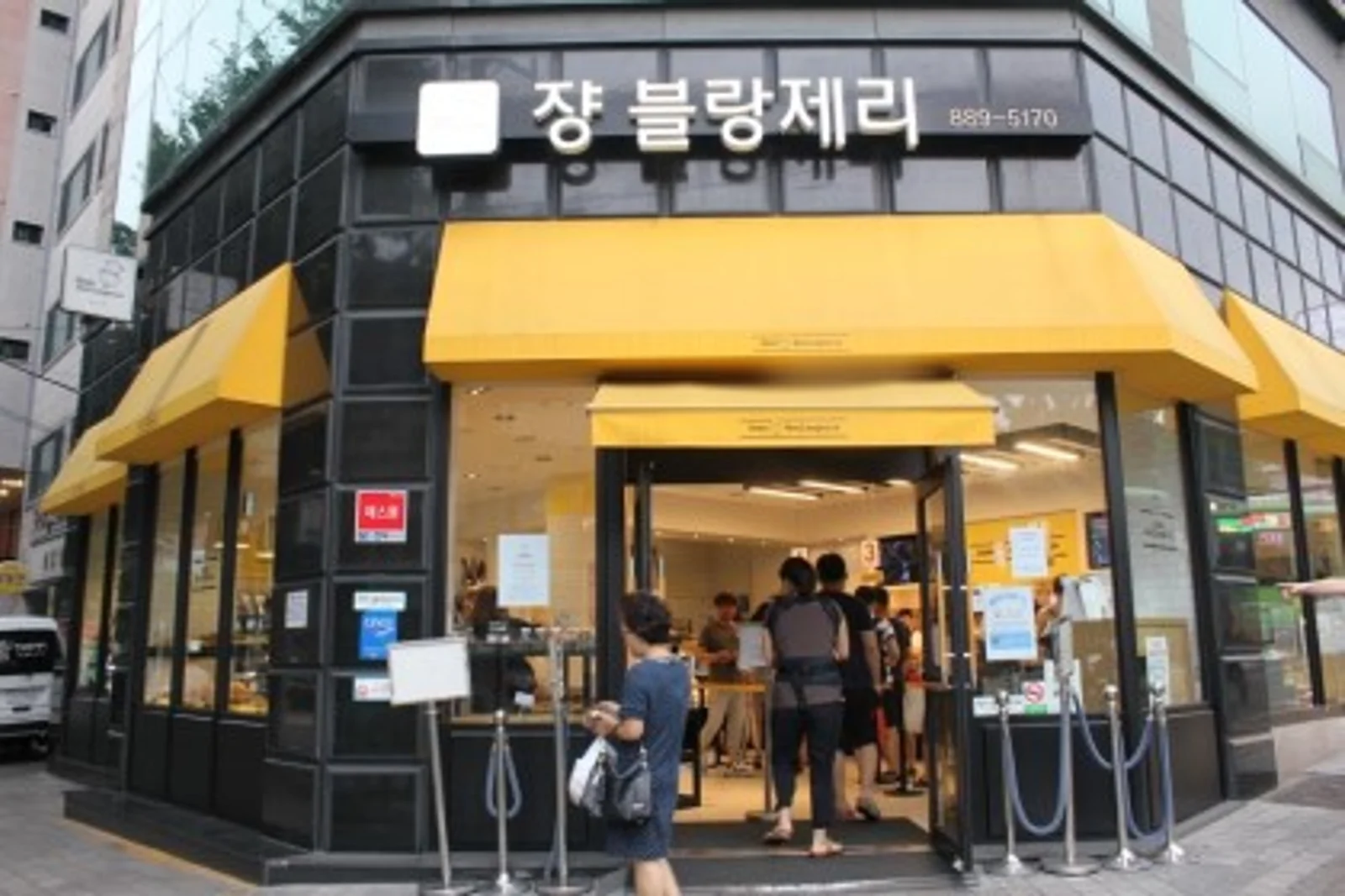 쟝블랑제리 서울 관악구 낙성대 매장 외관