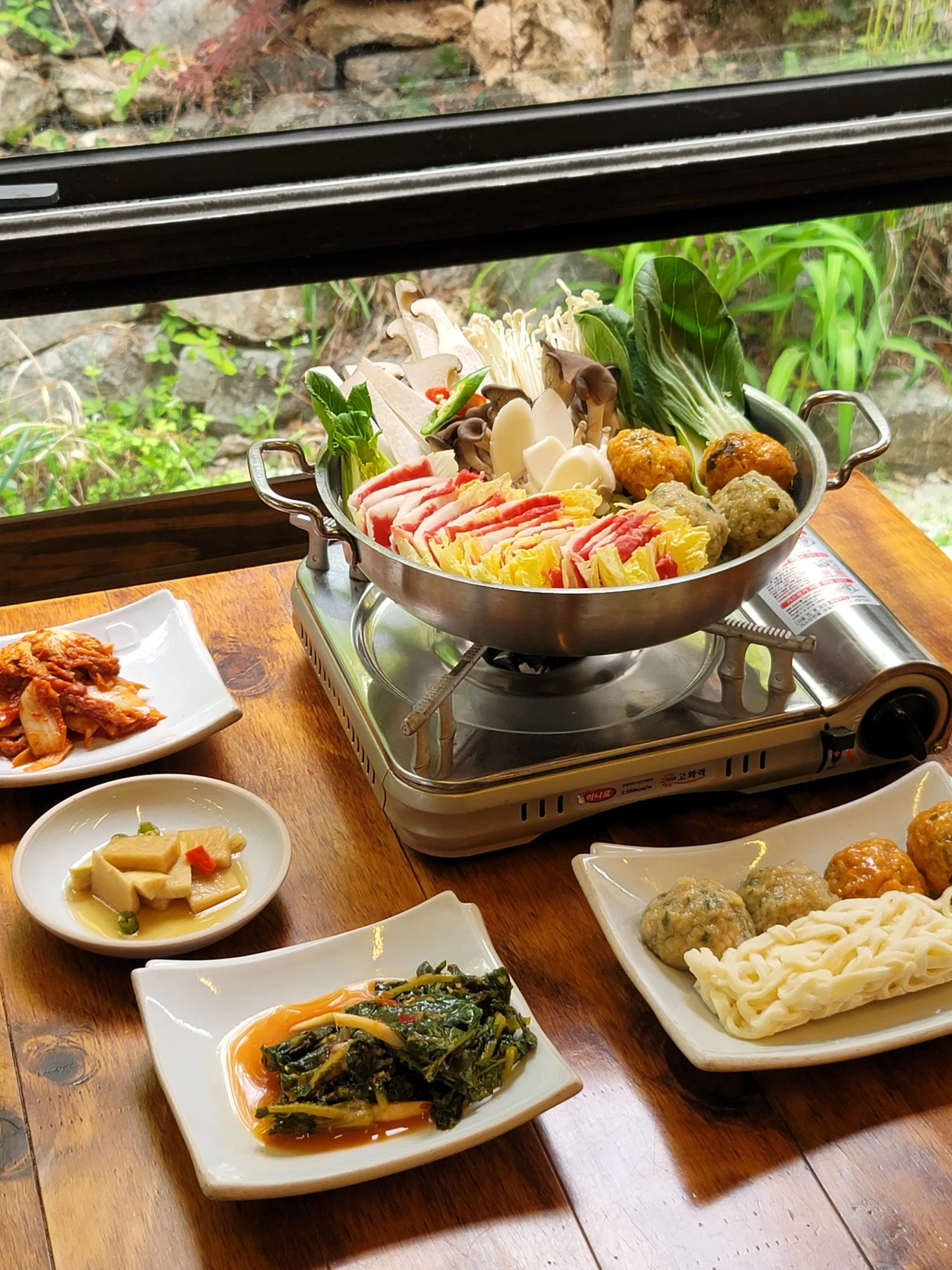 다솜차반 소서노 만두 샤브전골, 채소와 수제 만두