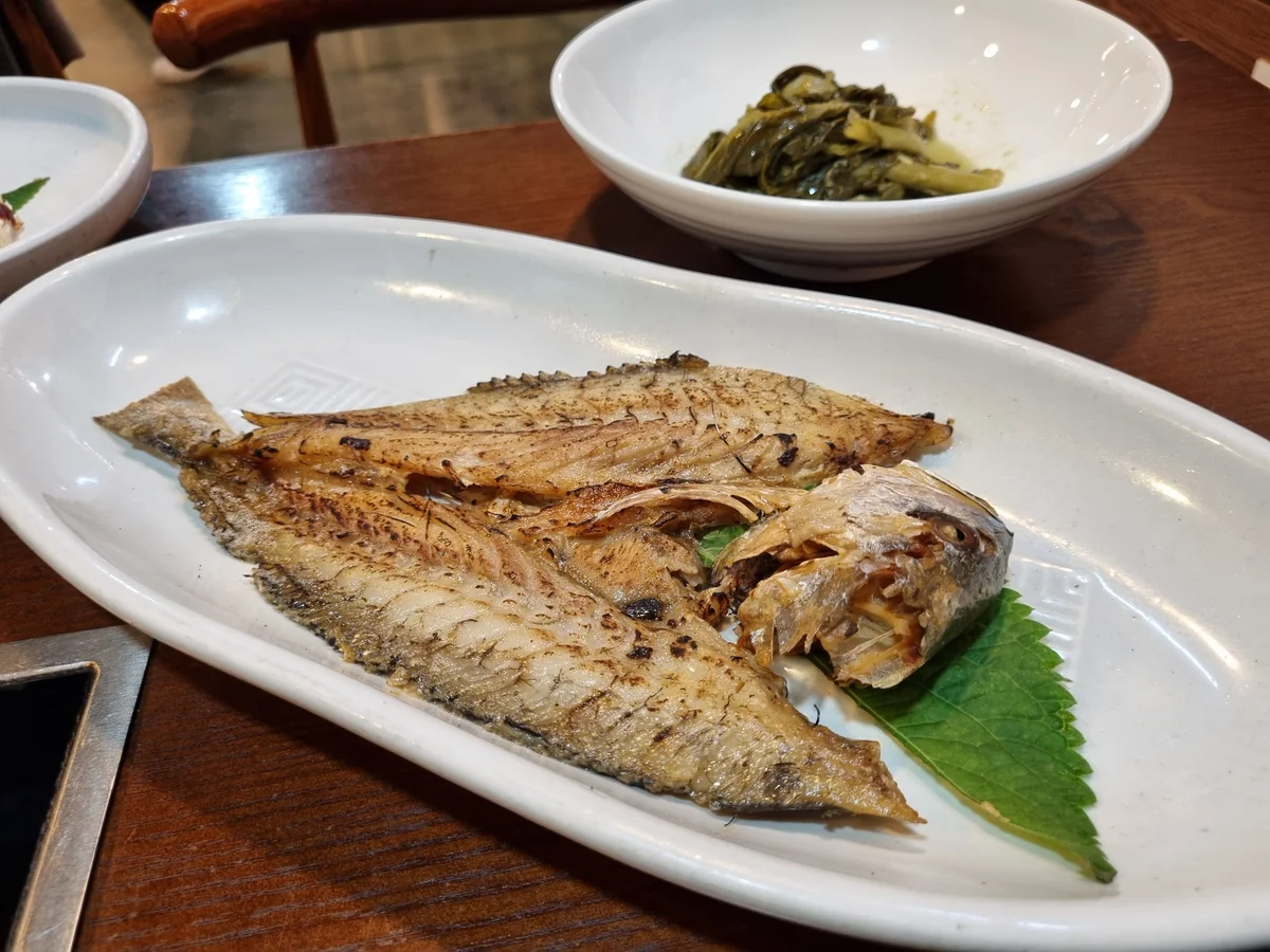 대나무통밥맛정식 구운 갈치 반찬, 대전 서구 한정식당