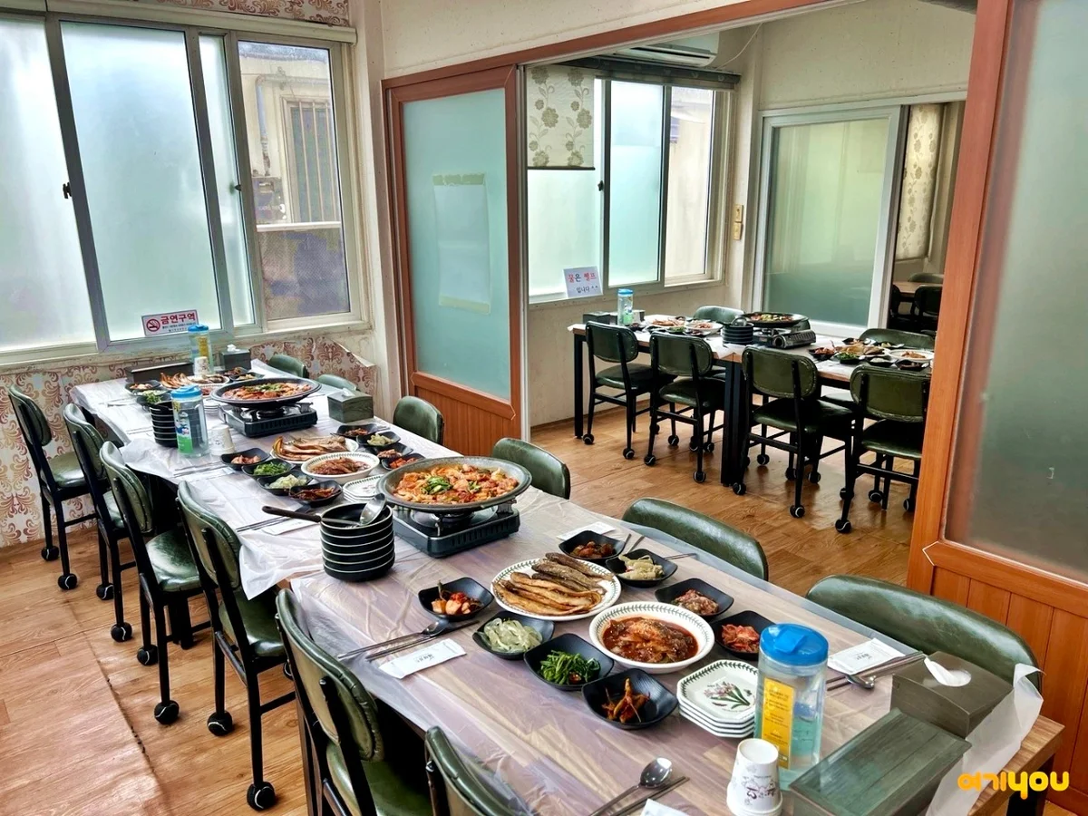 서해안식당 매장 내부, 충남 서천군 장항읍 장서로47번길 21