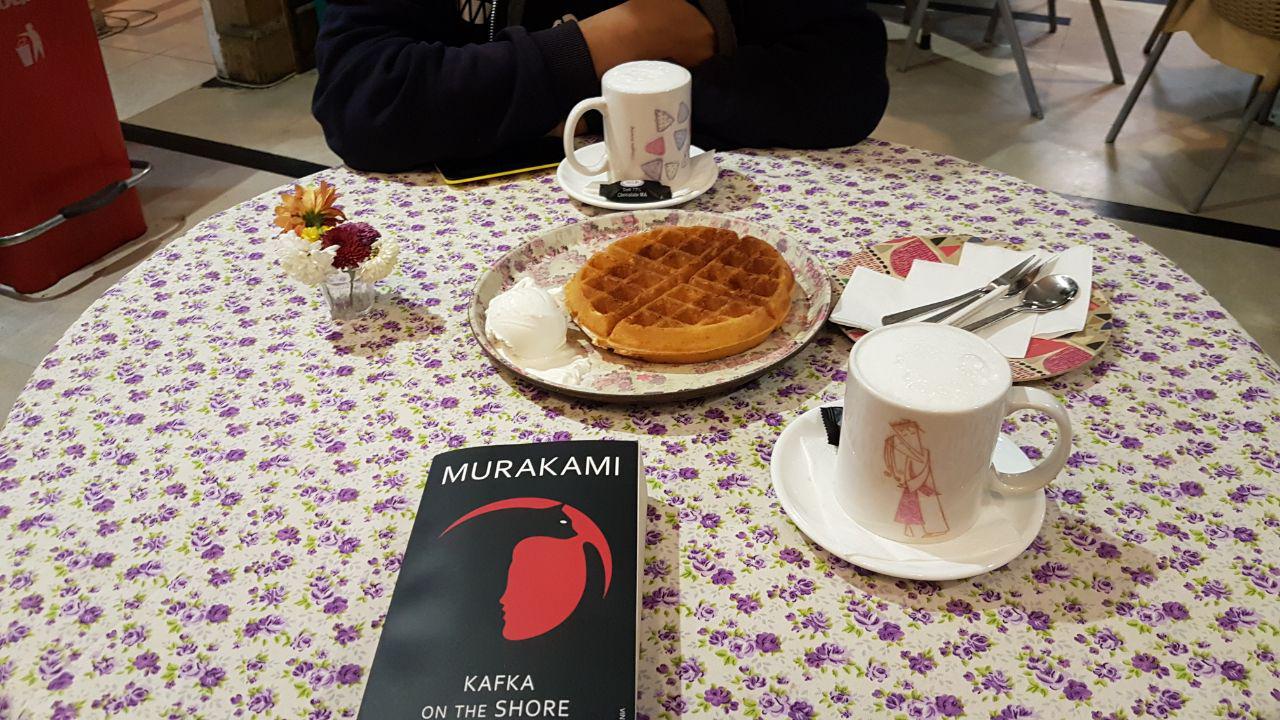 باید به تنهایی‌ام بگریزم...