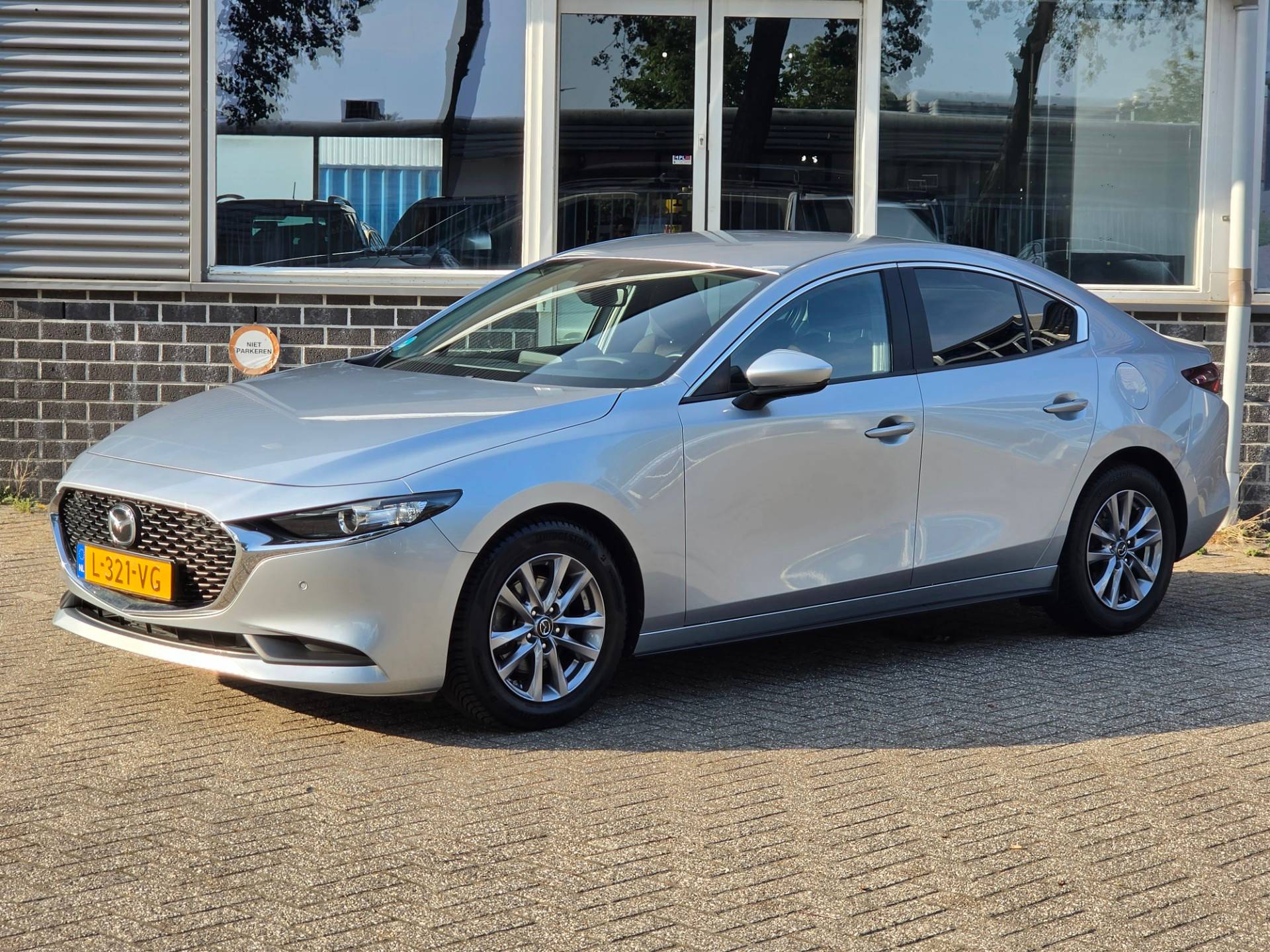 MAZDA Mazda 3