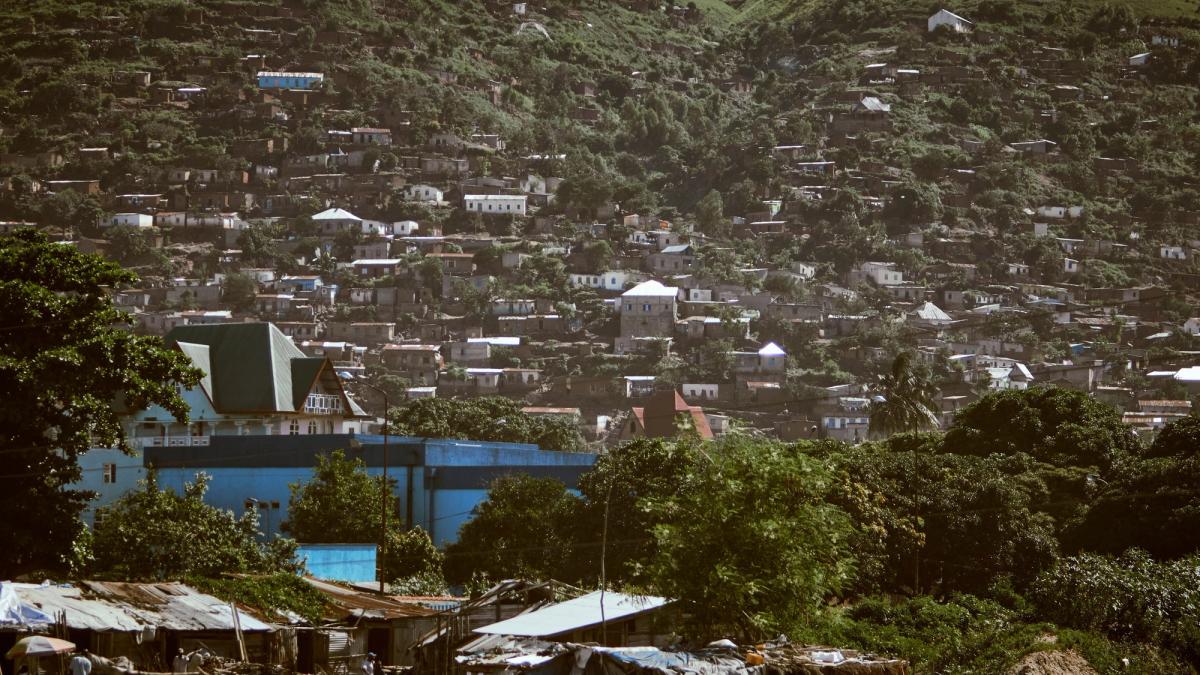 Living in Town vs Commuting: What Each Really Costs in Kigali
