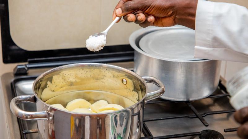 Cooking vs Eating Out in Kigali: What You Really Spend on Food