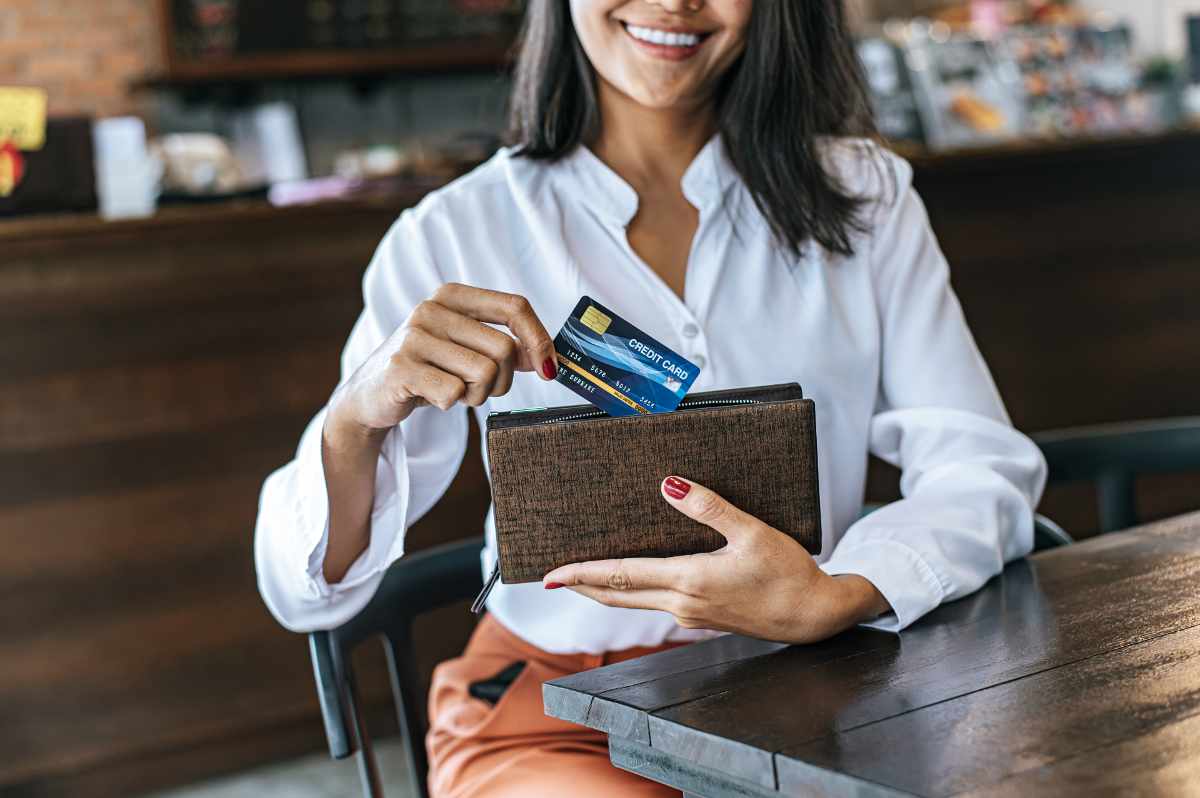 Swipe Smarter: Considerations for Responsible Credit Card Use