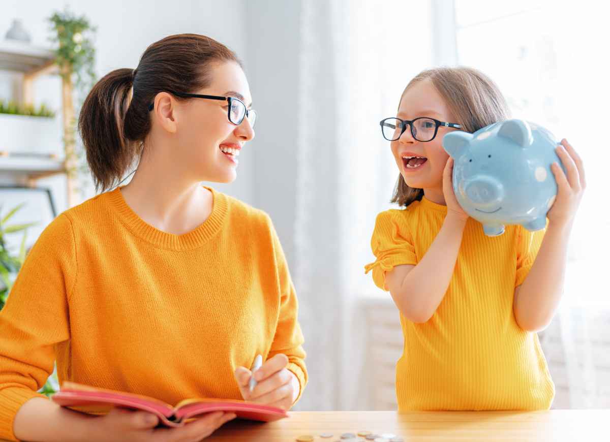 Practical Tips for Teaching Kids About Money