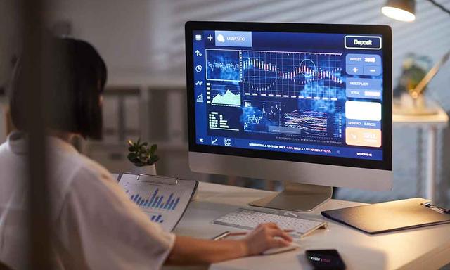 Fundamental vs. Technical Analysis: Understanding Two Key Investment Strategies