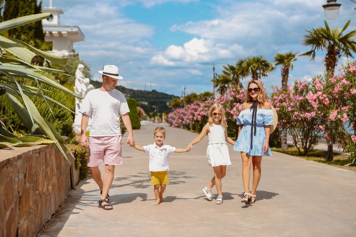 How to Budget and Plan for a Family Vacation: 5 Practical Steps