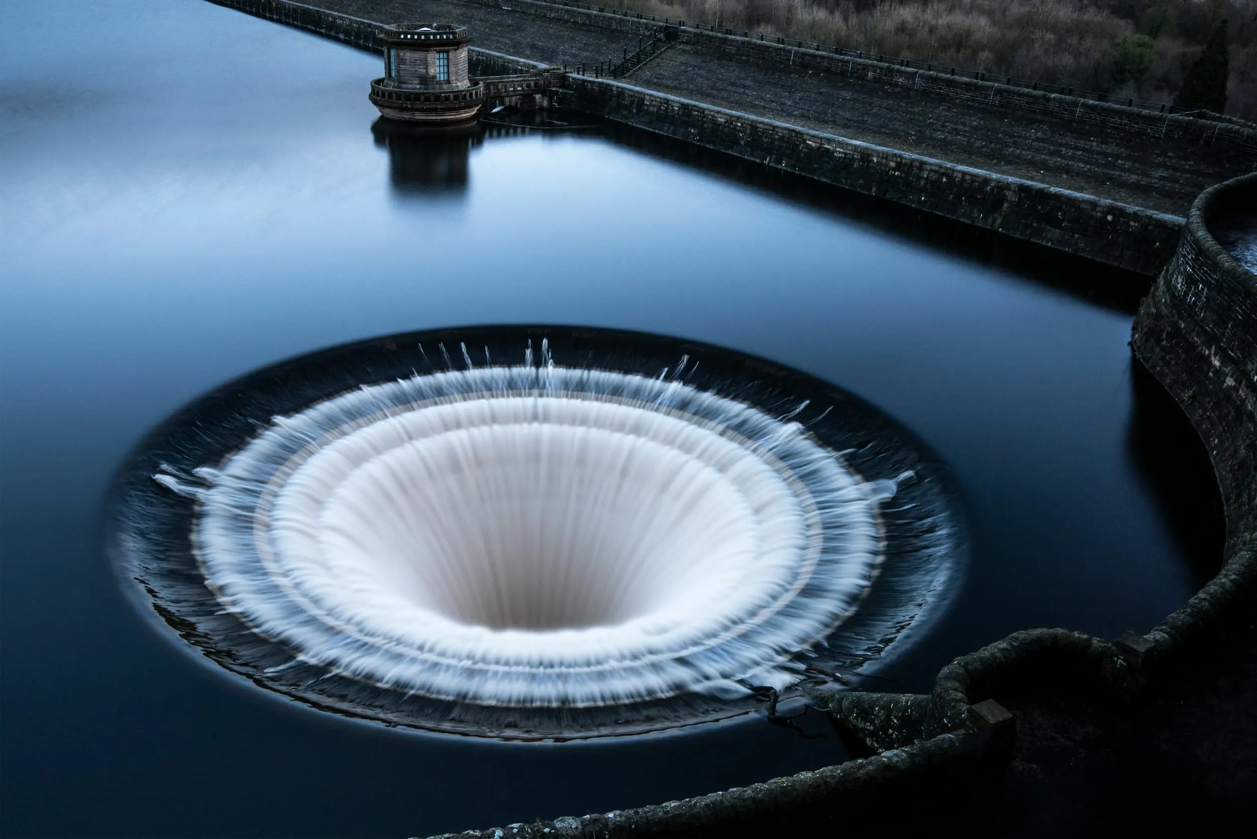 A circular overflow drain in a Reservoir